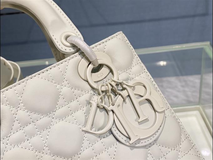 2025228Y700P211612678