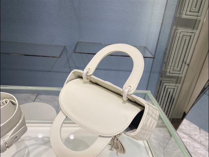 2025228Y700P211612710