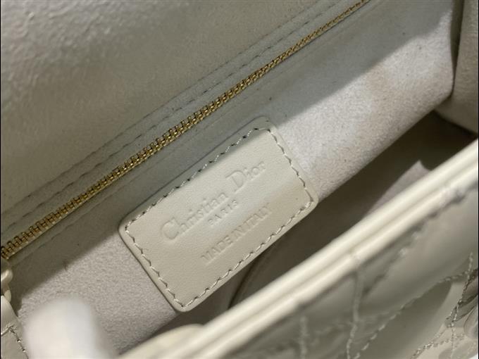 2025228Y700P211612742