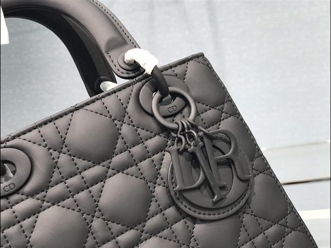 2025228Y700P211612837