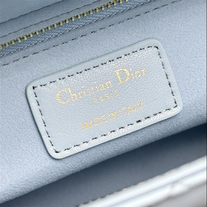 2025228Y700P211612997