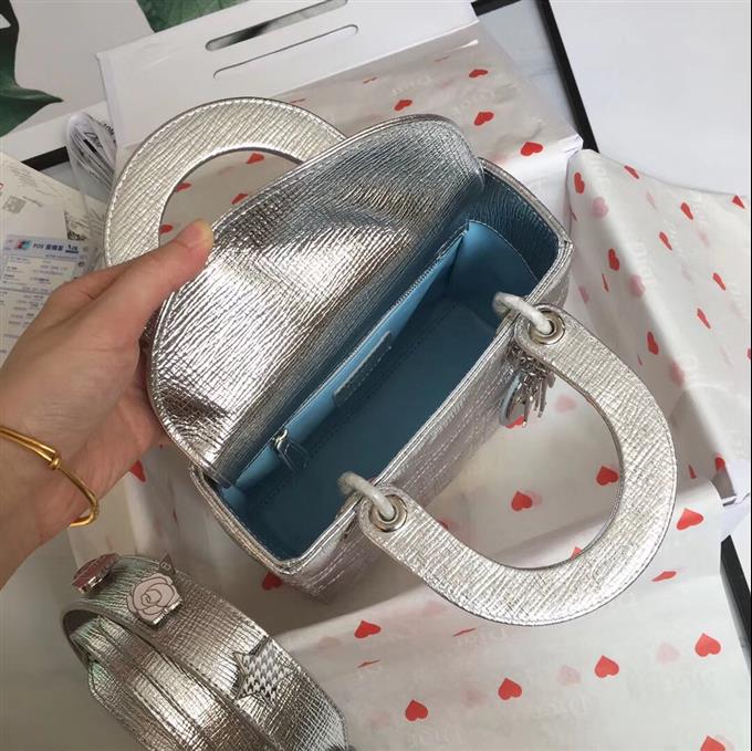 2025228Y700P211613389