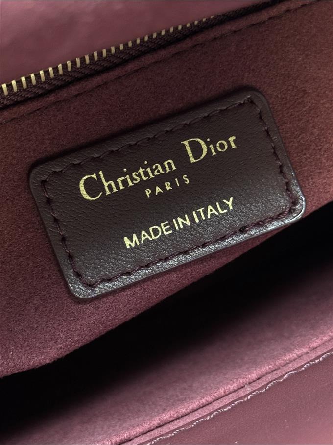 2025228Y700P211619416