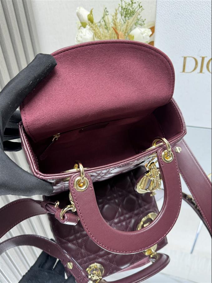 2025228Y700P211619432