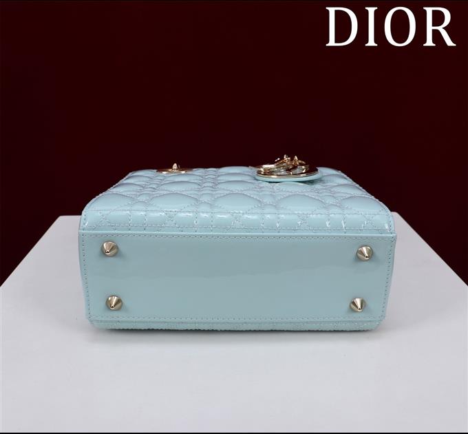 2025228Y700P21164256