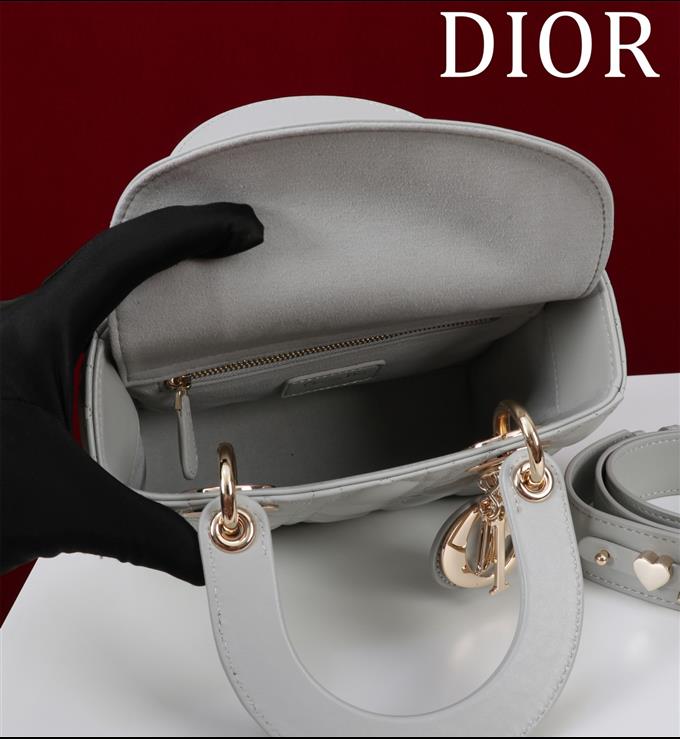 2025228Y700P21165583