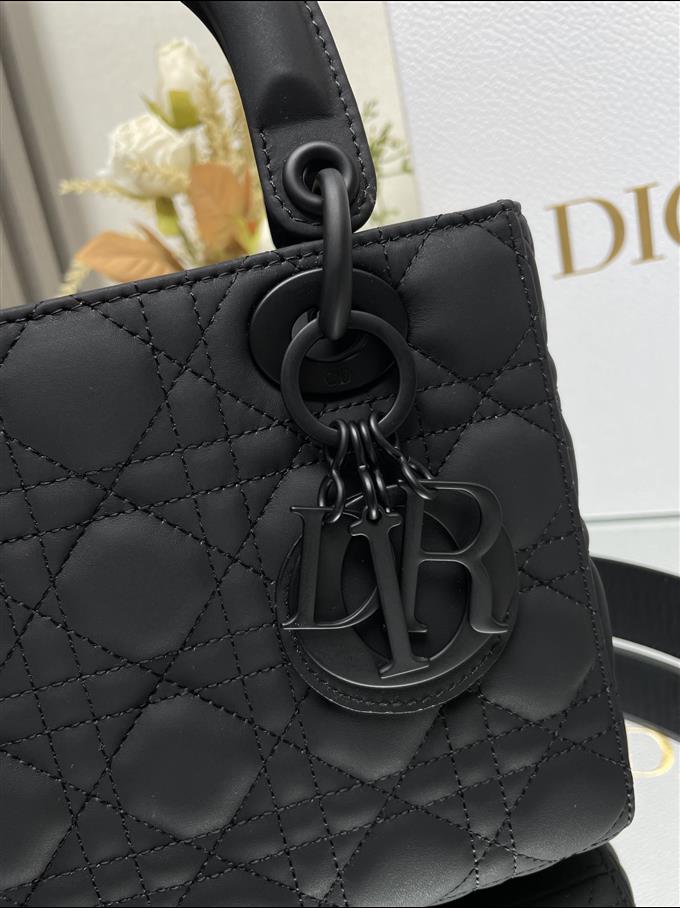 2025228Y700P21167422