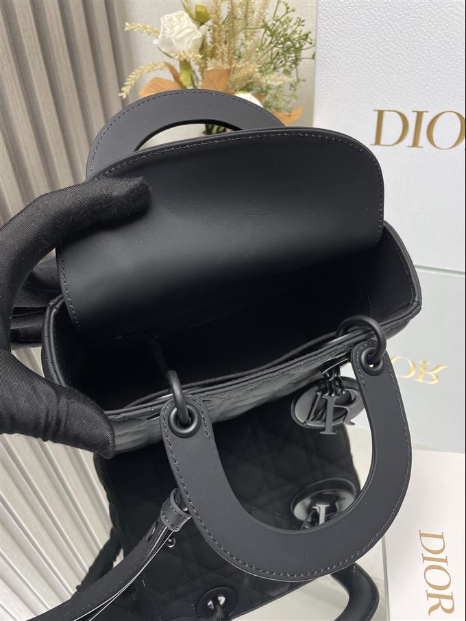 2025228Y700P21167533