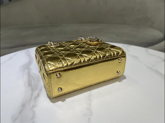 2025228Y700P21167891