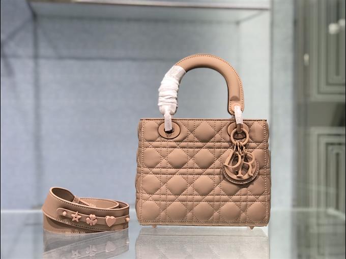 2025228Y700P21168111