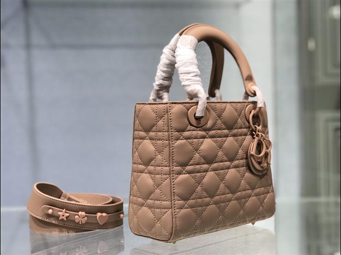 2025228Y700P21168144