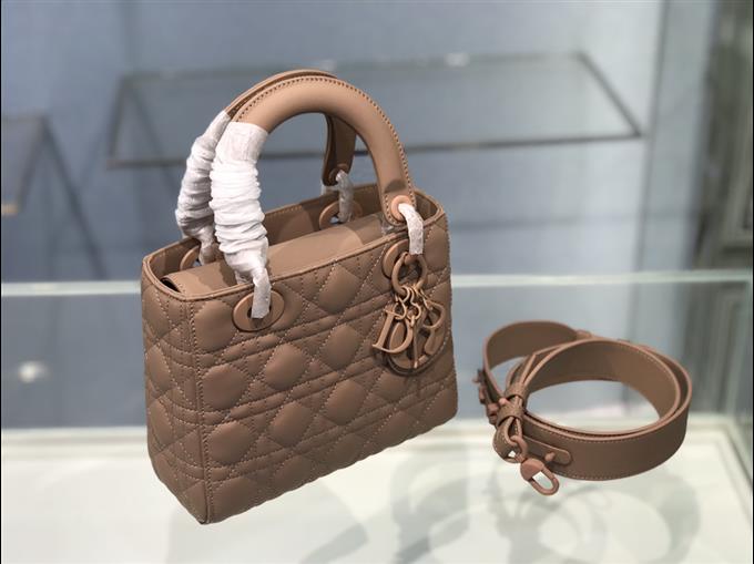 2025228Y700P21168175