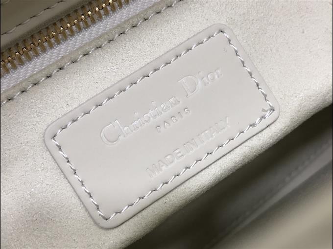 2025228Y700P21168376