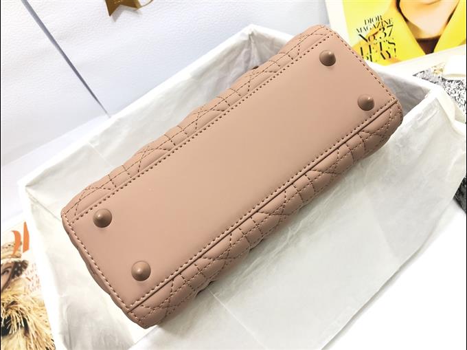 2025228Y700P21168579