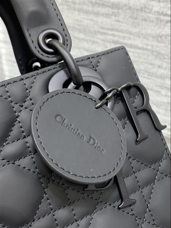 2025228Y700P21168859