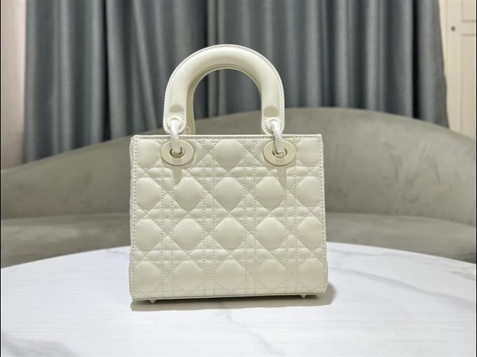 2025228Y700P211723220