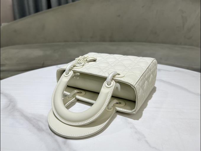 2025228Y700P211723267