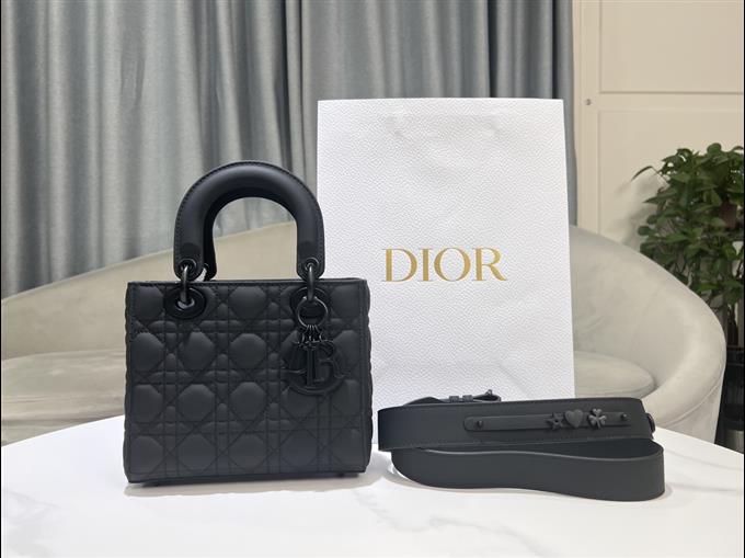 2025228Y700P211723471