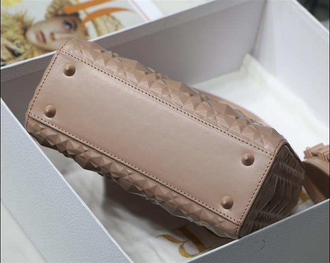 2025228Y700P222458796