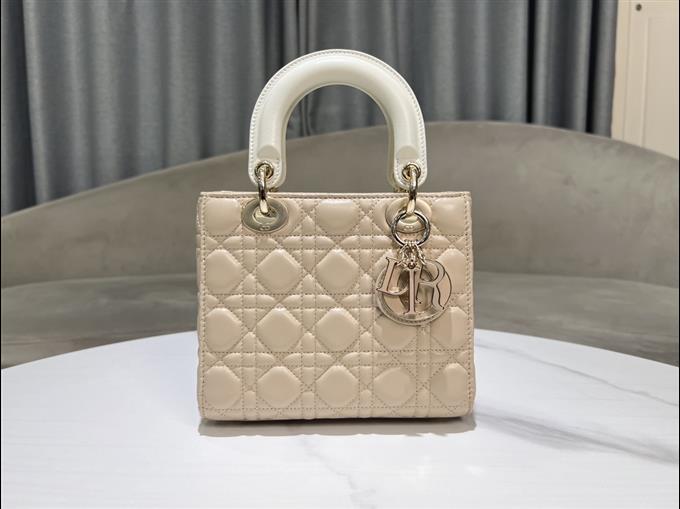 2025228Y750P211614924