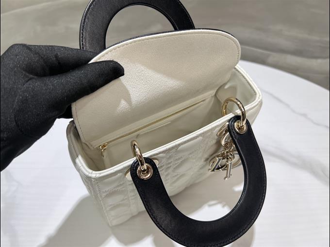 2025228Y750P211615305