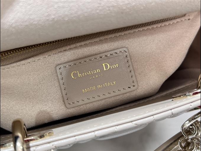 2025228Y750P21161536