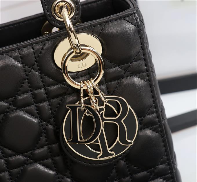 2025228Y750P22250498