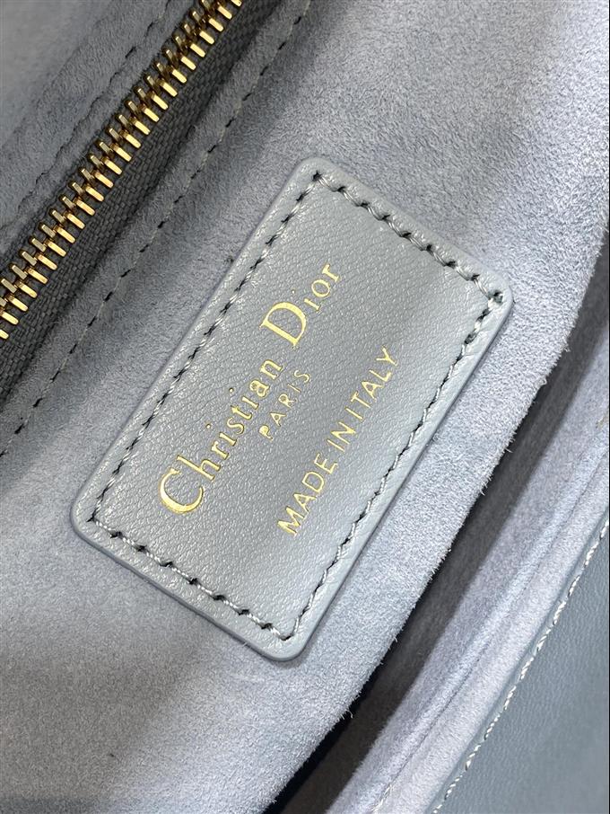 2025228Y800P211544945