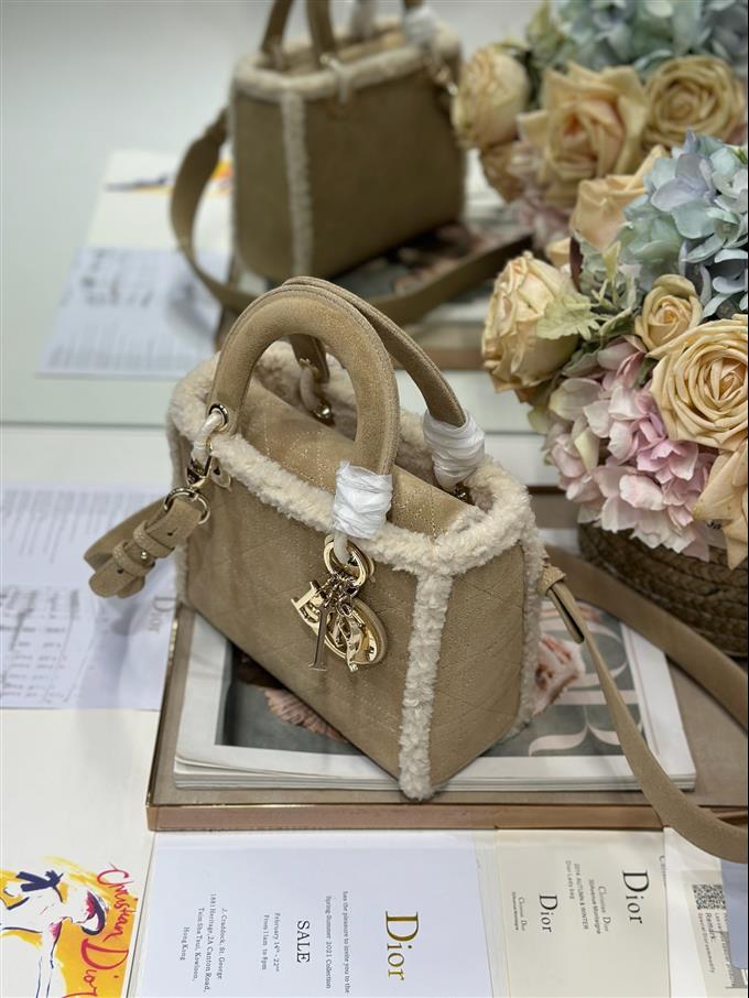 2025228Y900P211616218