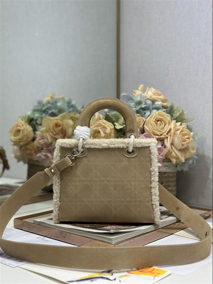 2025228Y900P211616233