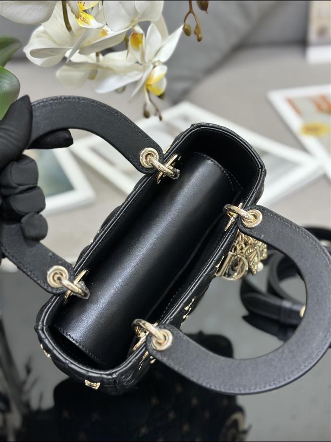 2025228Y920P211617410