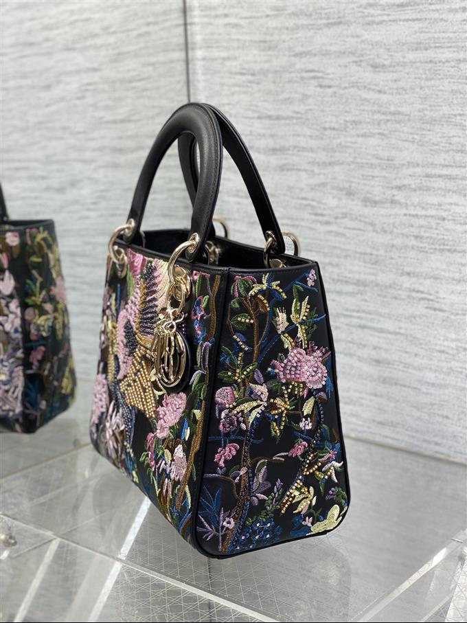 2025228Y1380P205714937