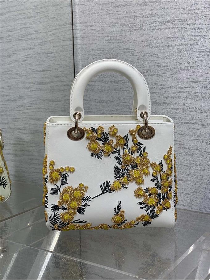 2025228Y1380P20571562