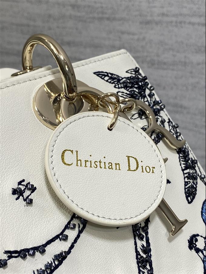 2025228Y1380P20571642