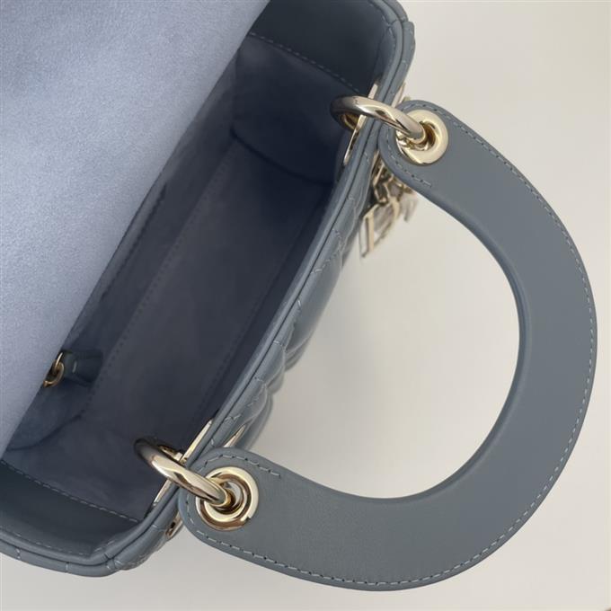 2025228Y600P22440748