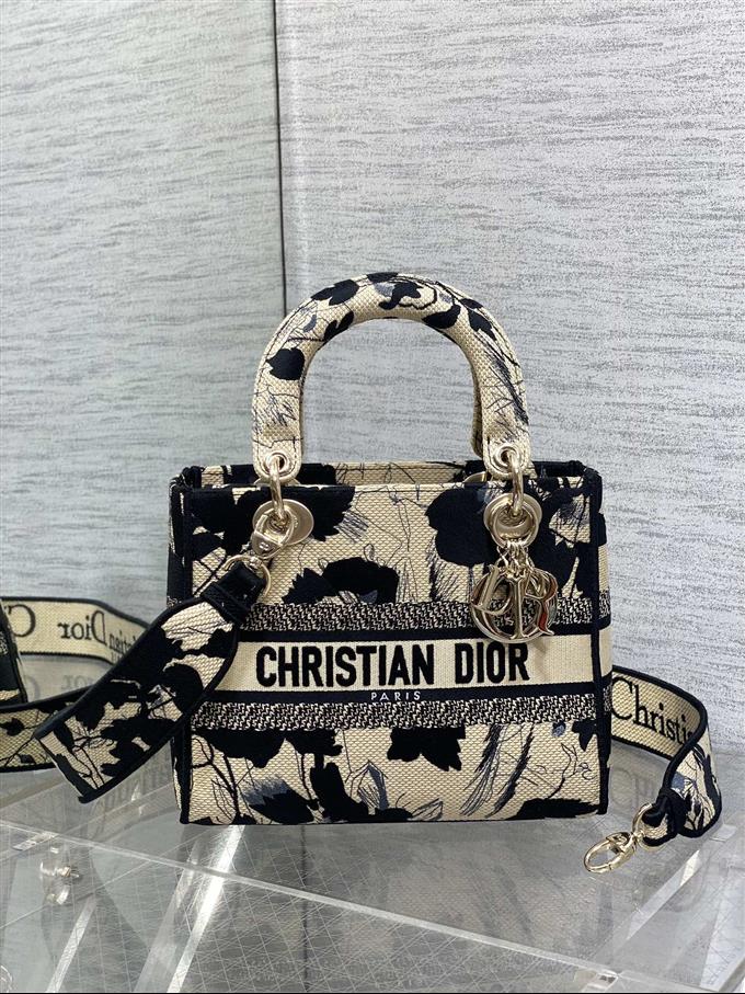 2025228Y620P21134571