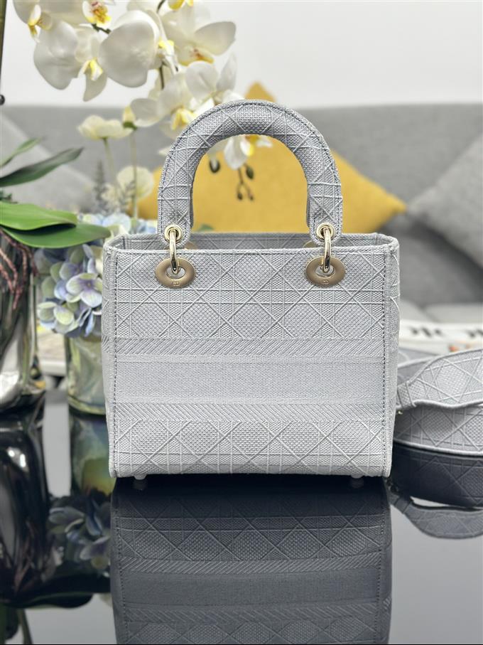 2025228Y620P211356846