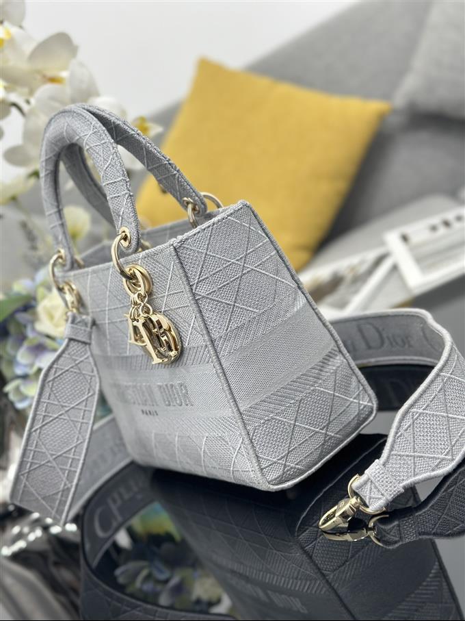 2025228Y620P211356862