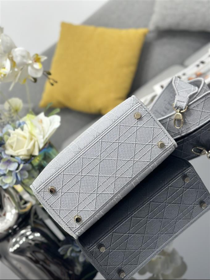 2025228Y620P211356878