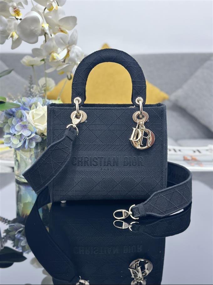 2025228Y620P211357115