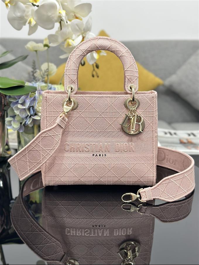 2025228Y620P211357257