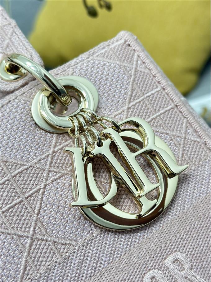 2025228Y620P211357335