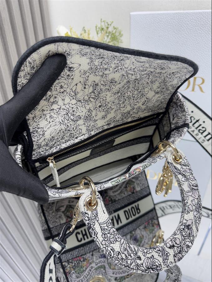 2025228Y650P205716545