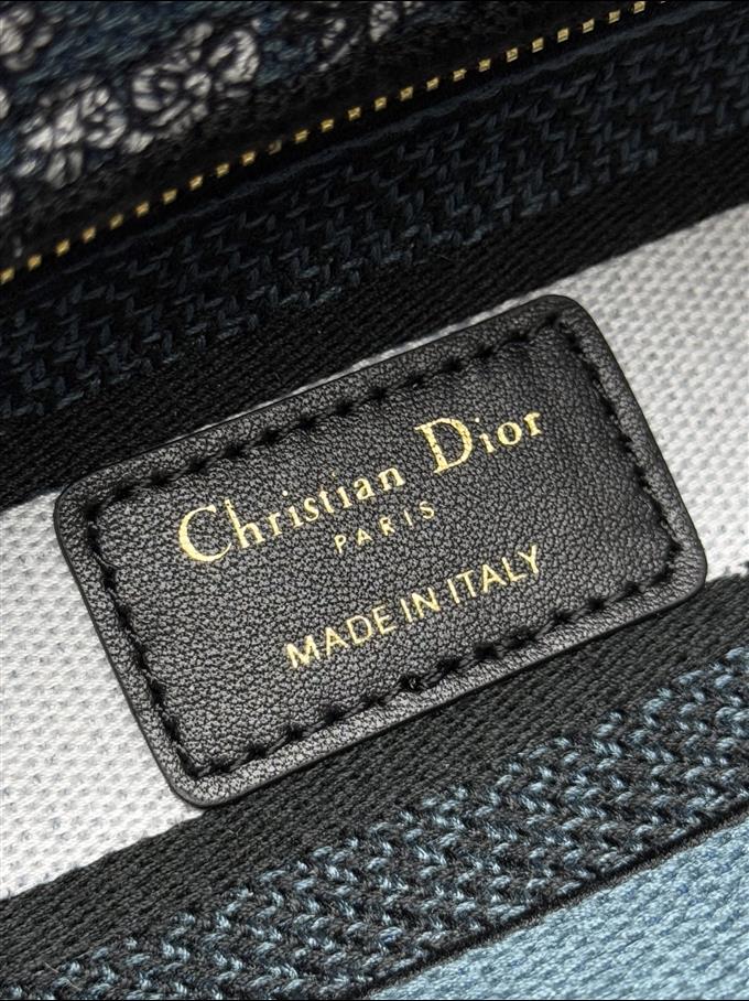 2025228Y650P205716811