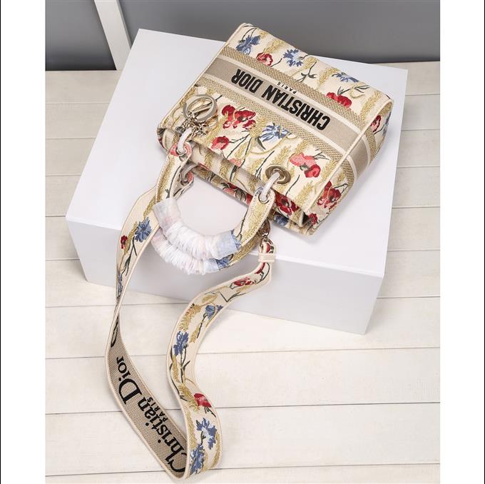 2025228Y650P205717771