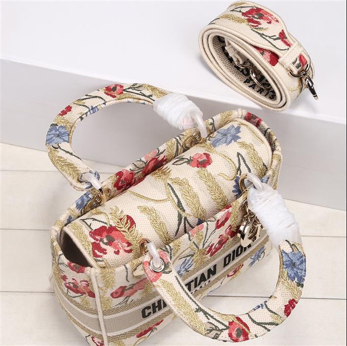 2025228Y650P205717787