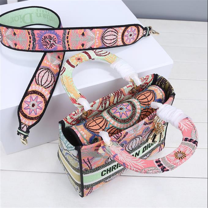 2025228Y650P205717945