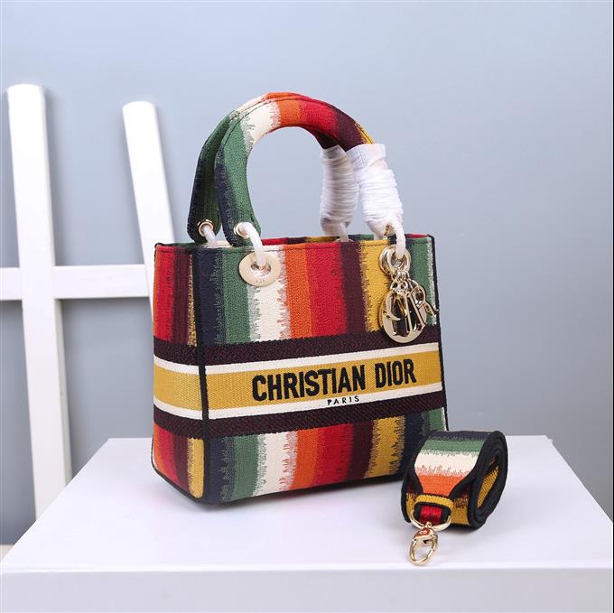 2025228Y650P205717976