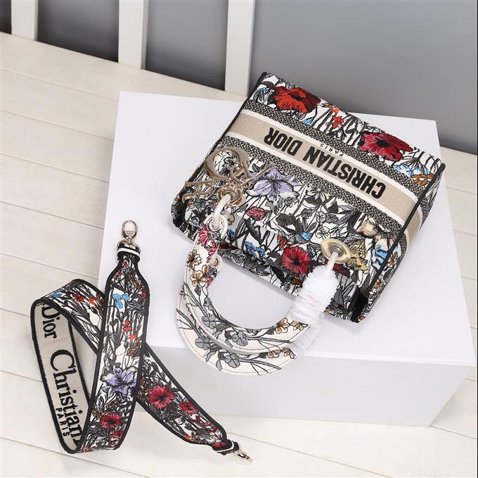 2025228Y650P205718323