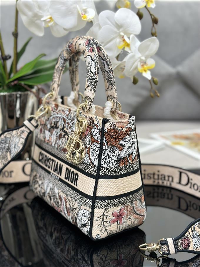 2025228Y650P205718419